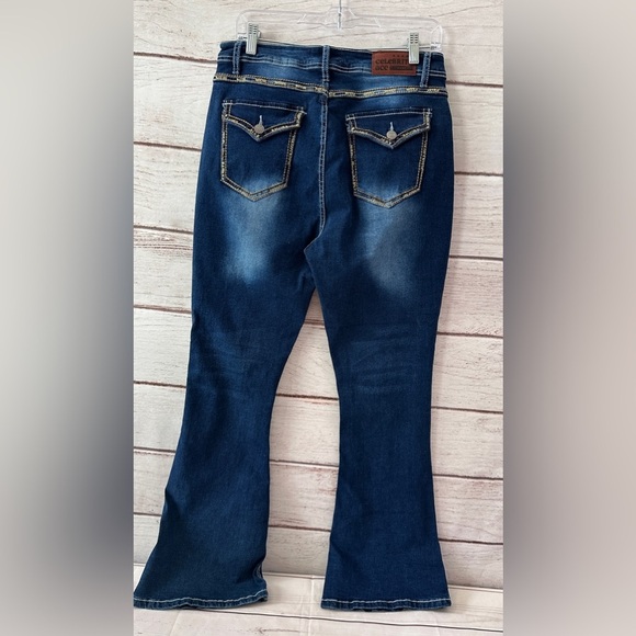 NWT Celebrity Ace Distressed Flare Jeans – Size 15/32 Stretch Western Dark Wash - Picture 2 of 8